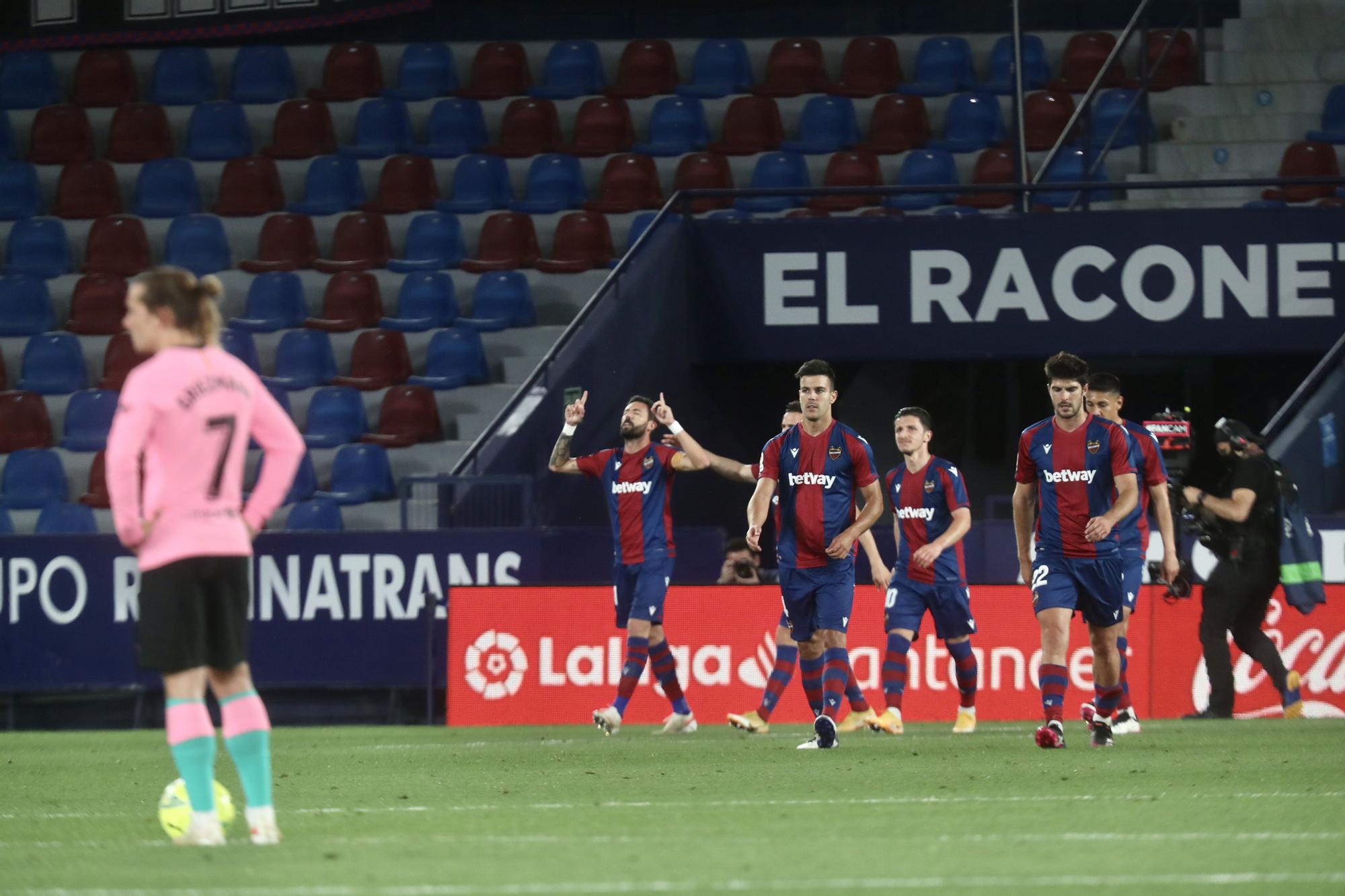 Las imágenes del empate entre el Levante y Barcelona en el Ciutat de València