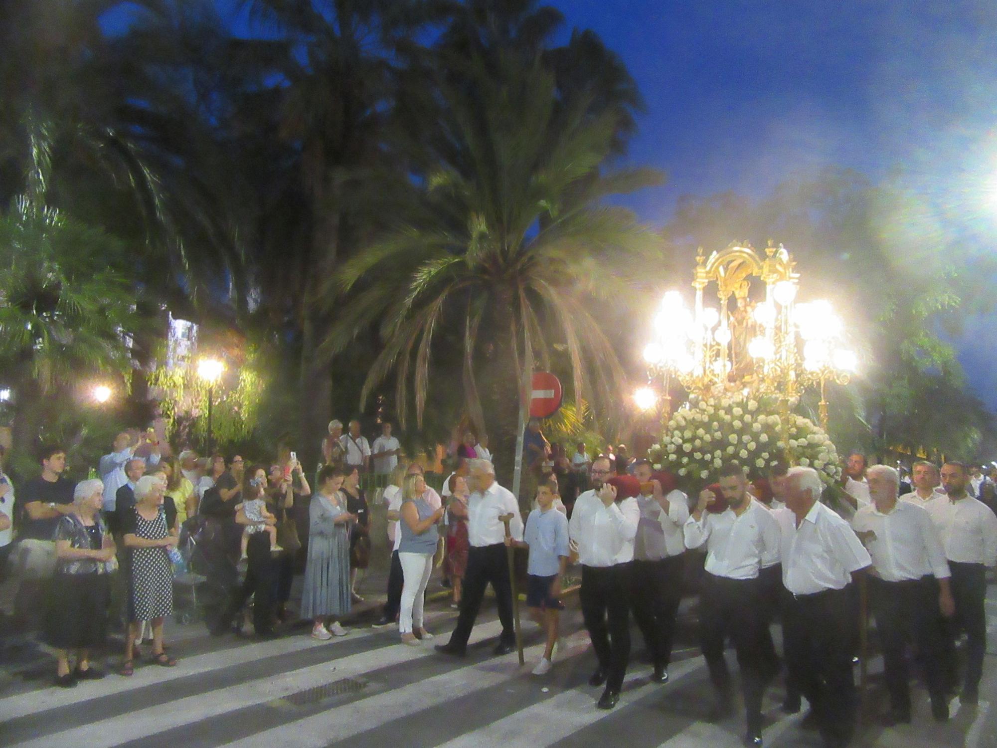 La Baixà marca el inicio de las fiestas en honor de la Patrona de Burjassot