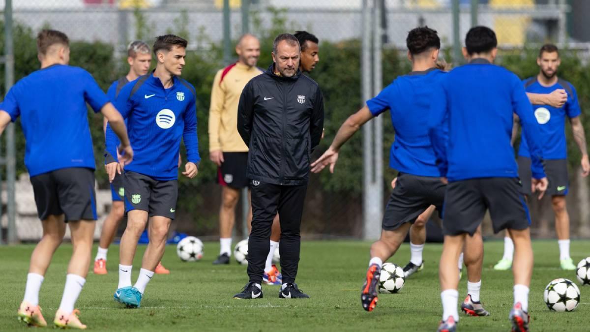 Flick, durante la sesión previa al Barça-Bayern de este martes