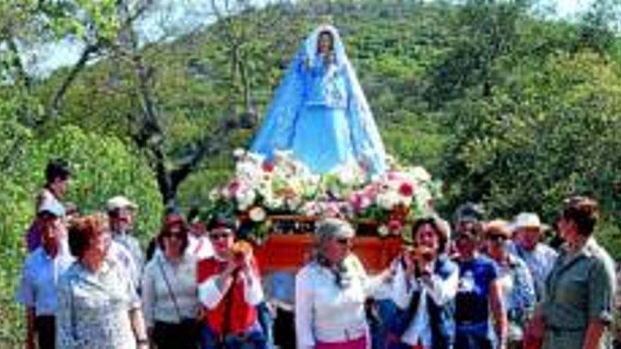 La Virgen del Campo regresa a su ermita