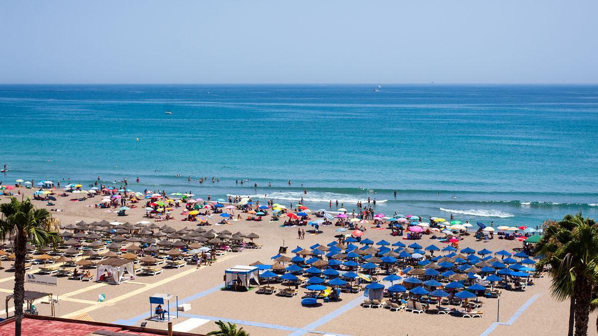 Imagen de archivo de la playa de Torremolinos.