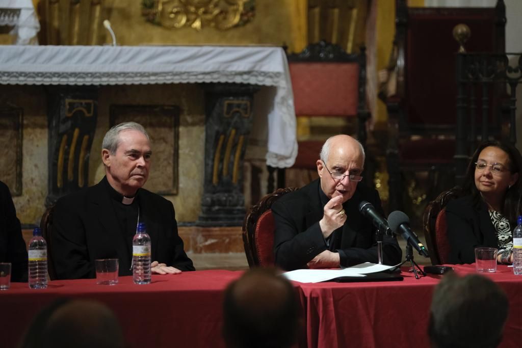 Conferencia de monseñor Rino Fisichella sobre el Jubileo Cofrade en Málaga