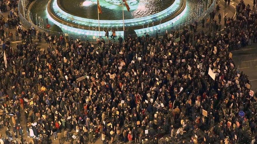 Greta cierra una masiva manifestación en Madrid a favor del clima