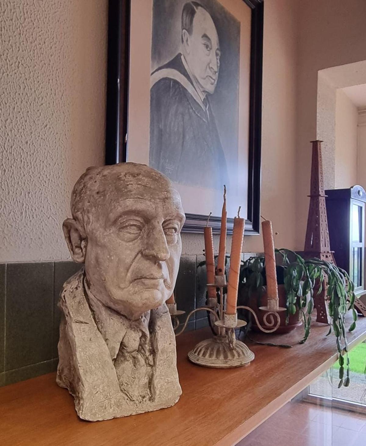 El busto de Pedro Penzol en el colegio al que da nombre.