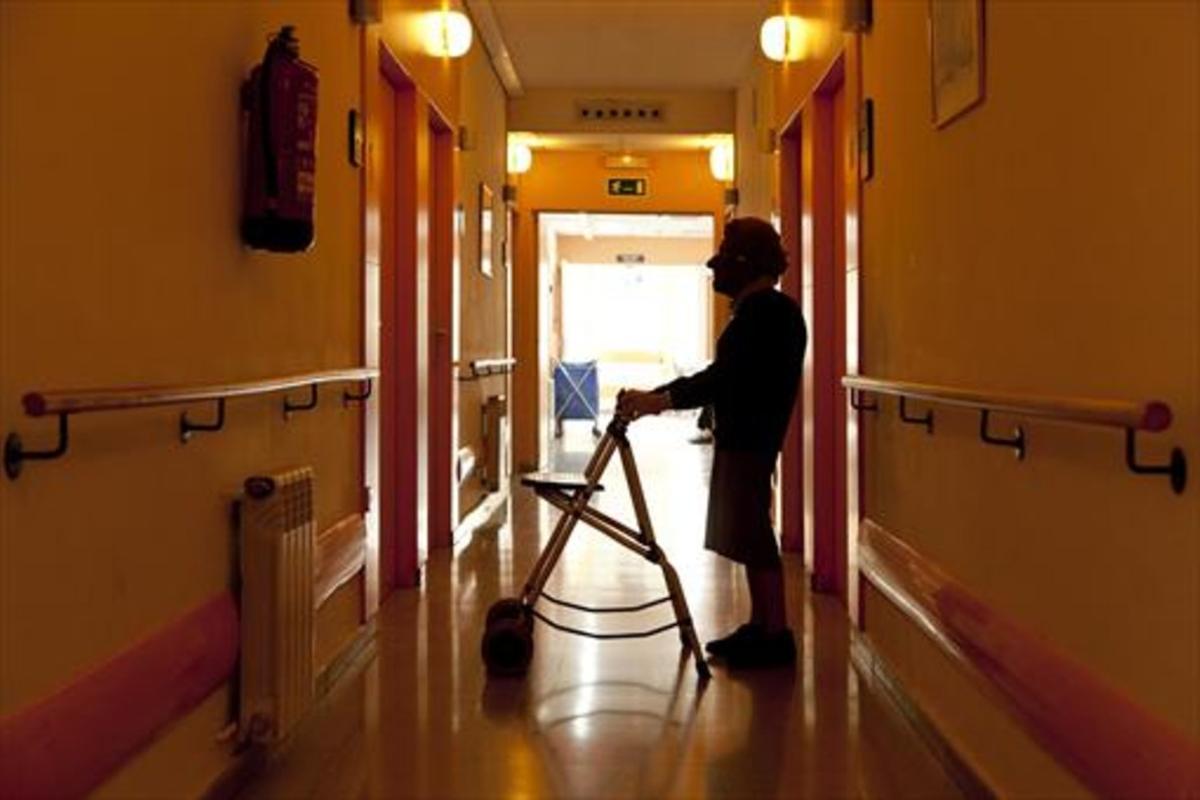 Una anciana en una residencia geriátrica de Barcelona.