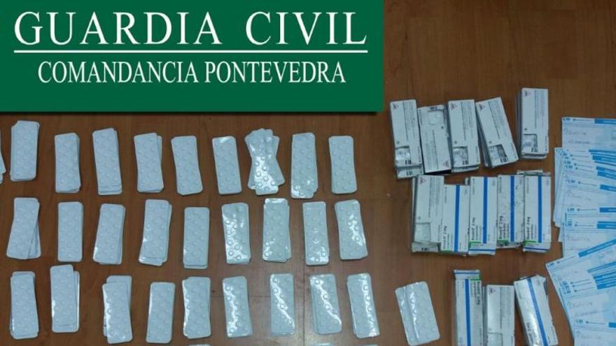 Imagen de los comprimidos localizados por los agentes de la Guardia Civil en este vehículo.