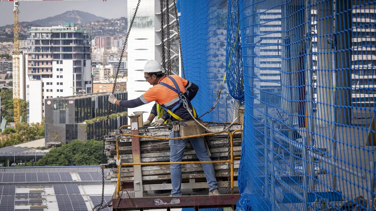 Imagen de archivo de un trabajador de la construcción.