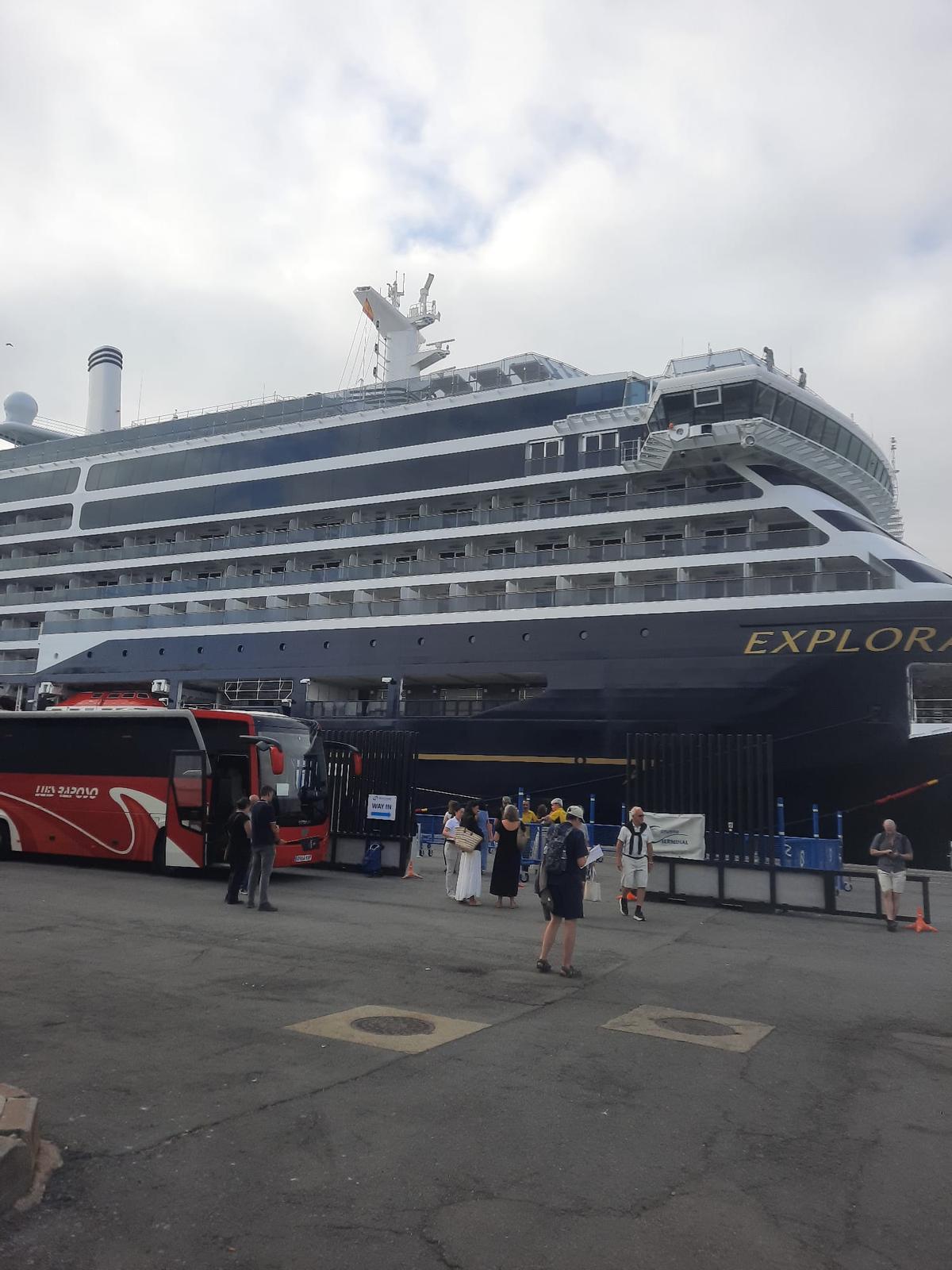 El barco Explora III atarcado en A Coruña