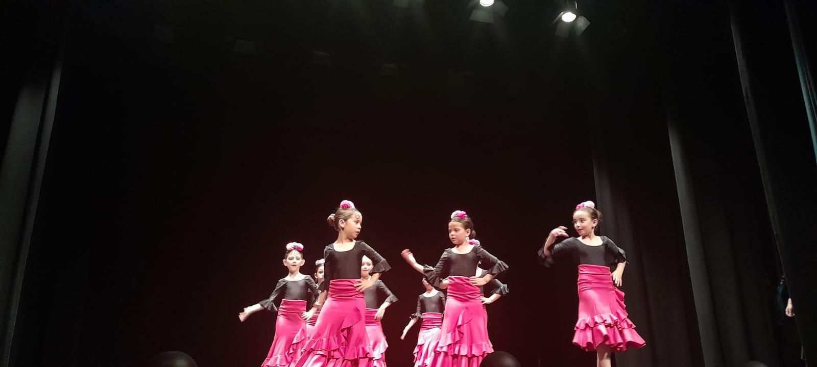 GALERÍA | Gala de baile para celebrar el fin de curso de la Asociación "Flamenco y Compás de Toro"