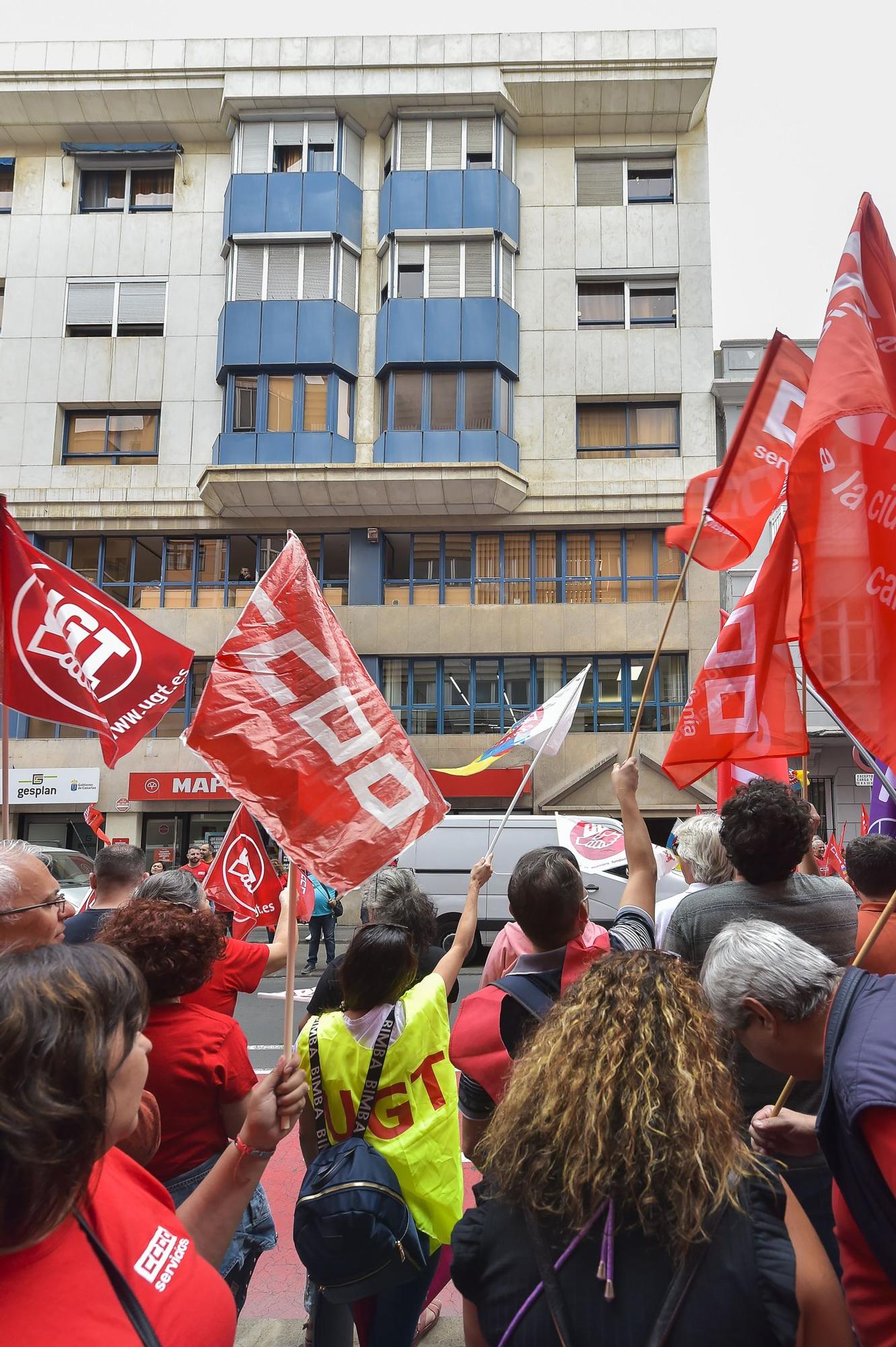 Protestas de los sindicatos por el bloqueo a la subida de salarios