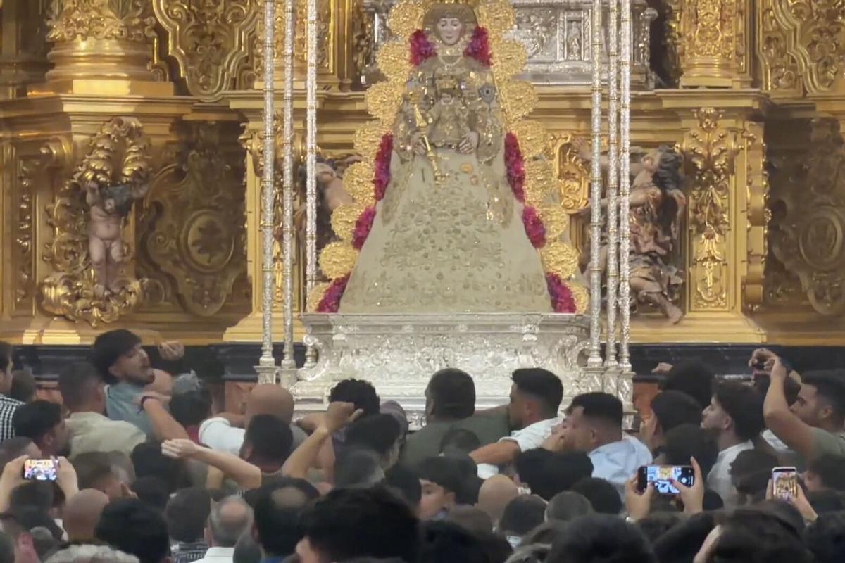 Las imágenes de la salida de la Virgen del Rocío Las imágenes de la salida de la Virgen del Rocío