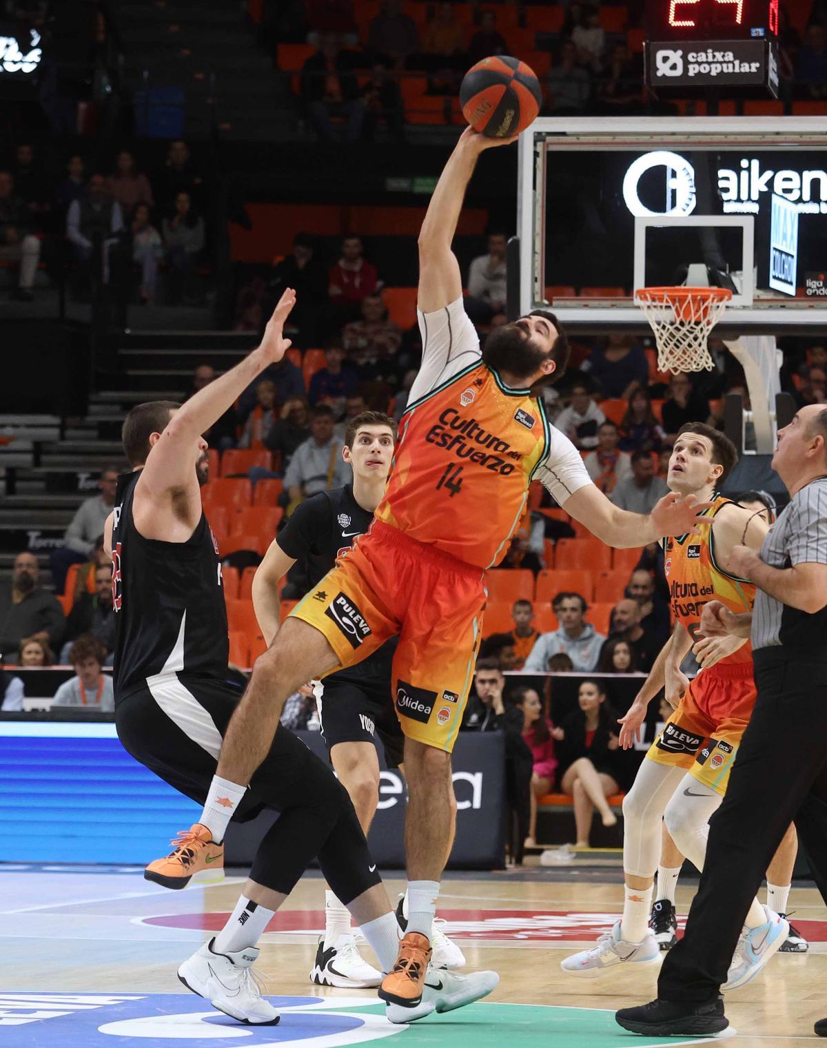 Las mejores imágenes del Valencia Basket - Girona Basketball