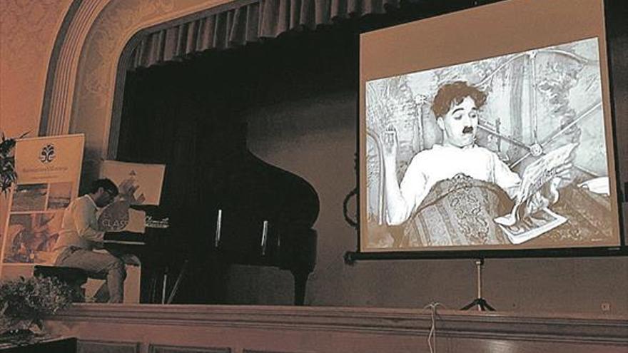 Néstor Zarzoso pone música con su piano a un clásico del cine mudo