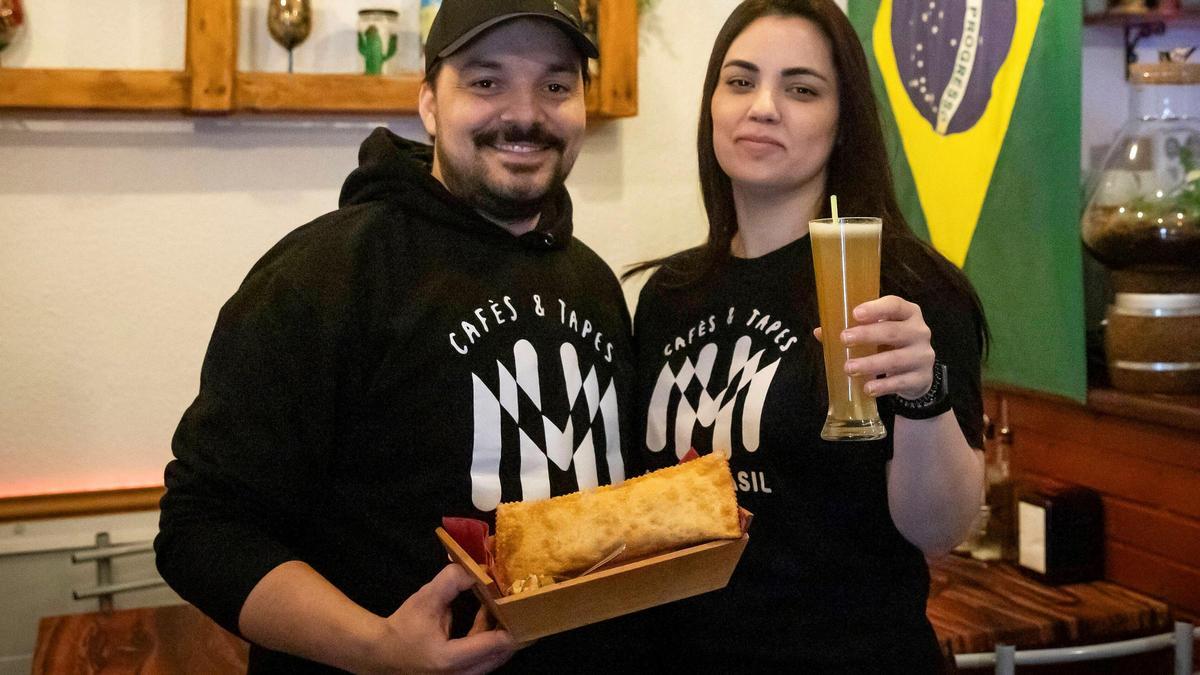 Hércules y Michelle Gonsalves en L'Art Brasil.