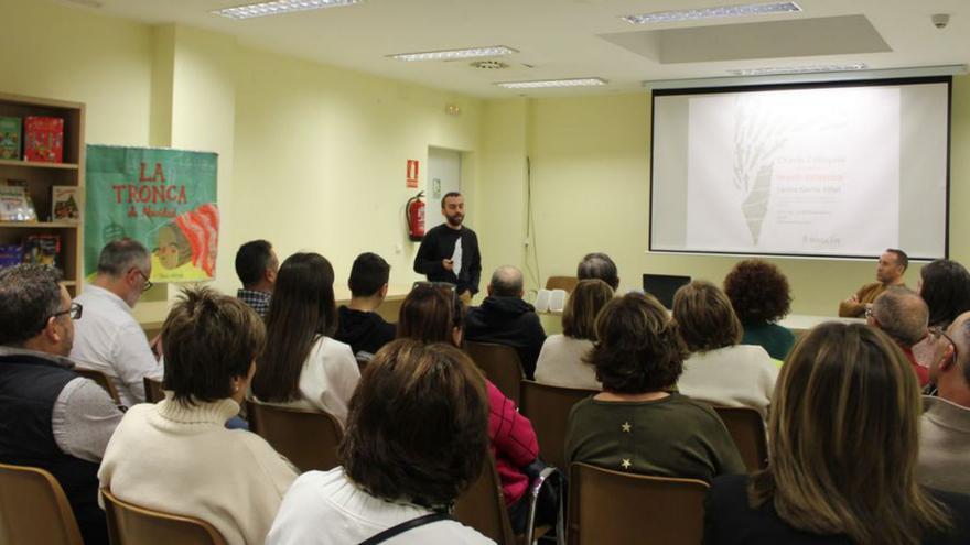 Charla de Carlos García Viñal sobre el conflicto israelí-palestino. | SERVICIO ESPECIAL
