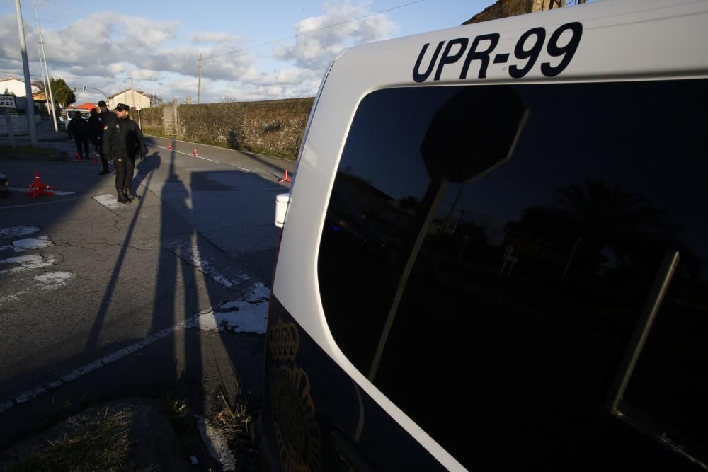 Control de la Policía Nacional en Avilés