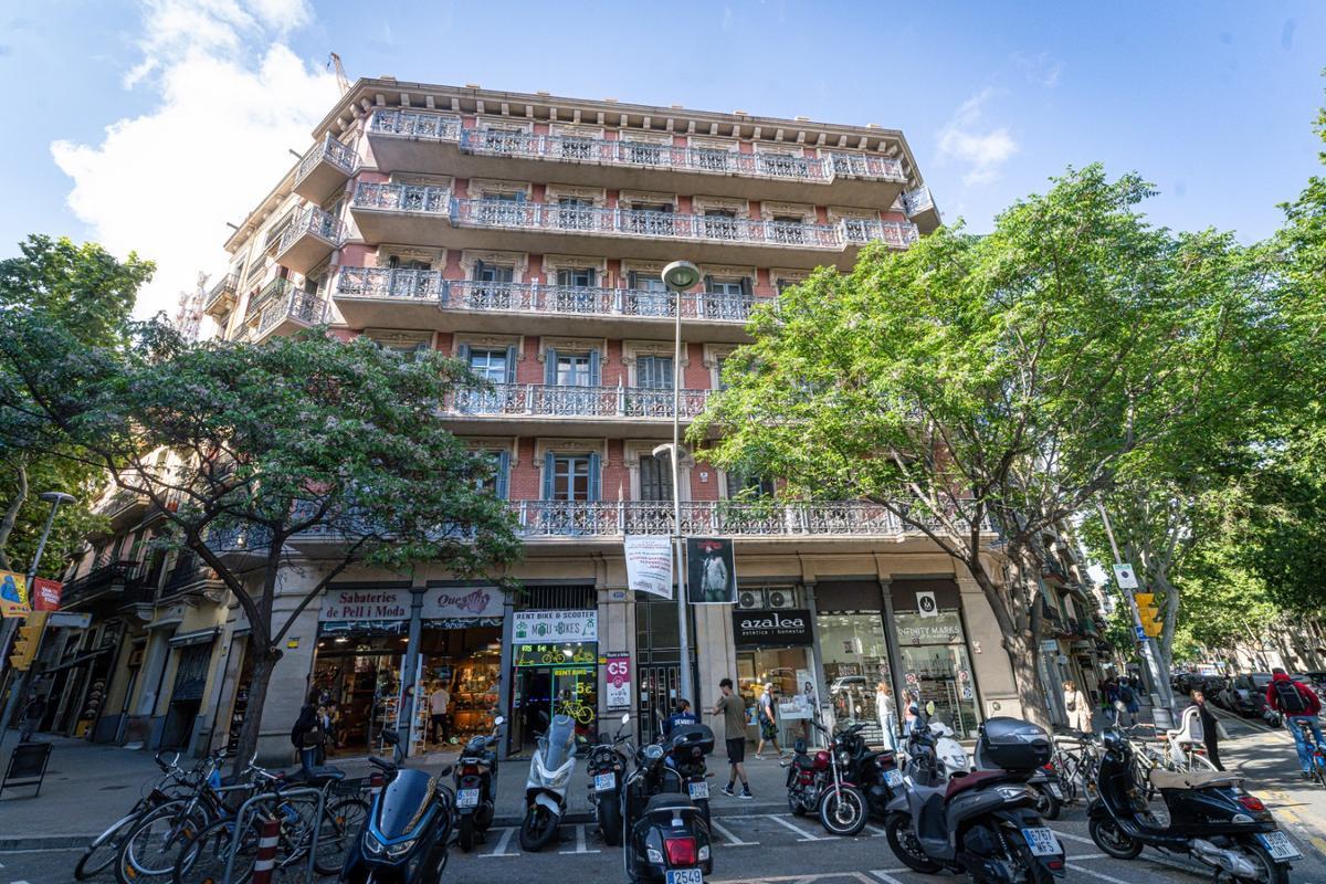 El edificio de la calle Valencia 419 que el ayuntamiento ha comprado mediante tanteo y retracto.