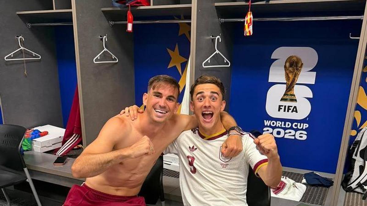 Fabián y Gavi en el vestuario de la Selección Española