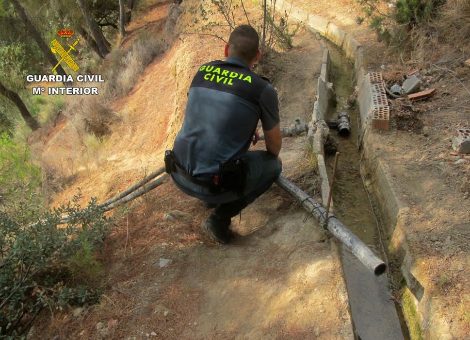 La Guardia Civil sorprende a cuatro personas sustrayendo agua del río Quípar y del nacimiento de Arroyo del Chaparral