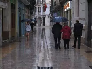 La AEMET rebaja a naranja el aviso por lluvias en Málaga