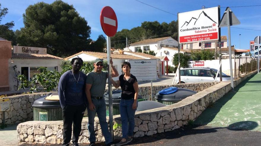 Arruinados en Moraira por una señal de prohibido