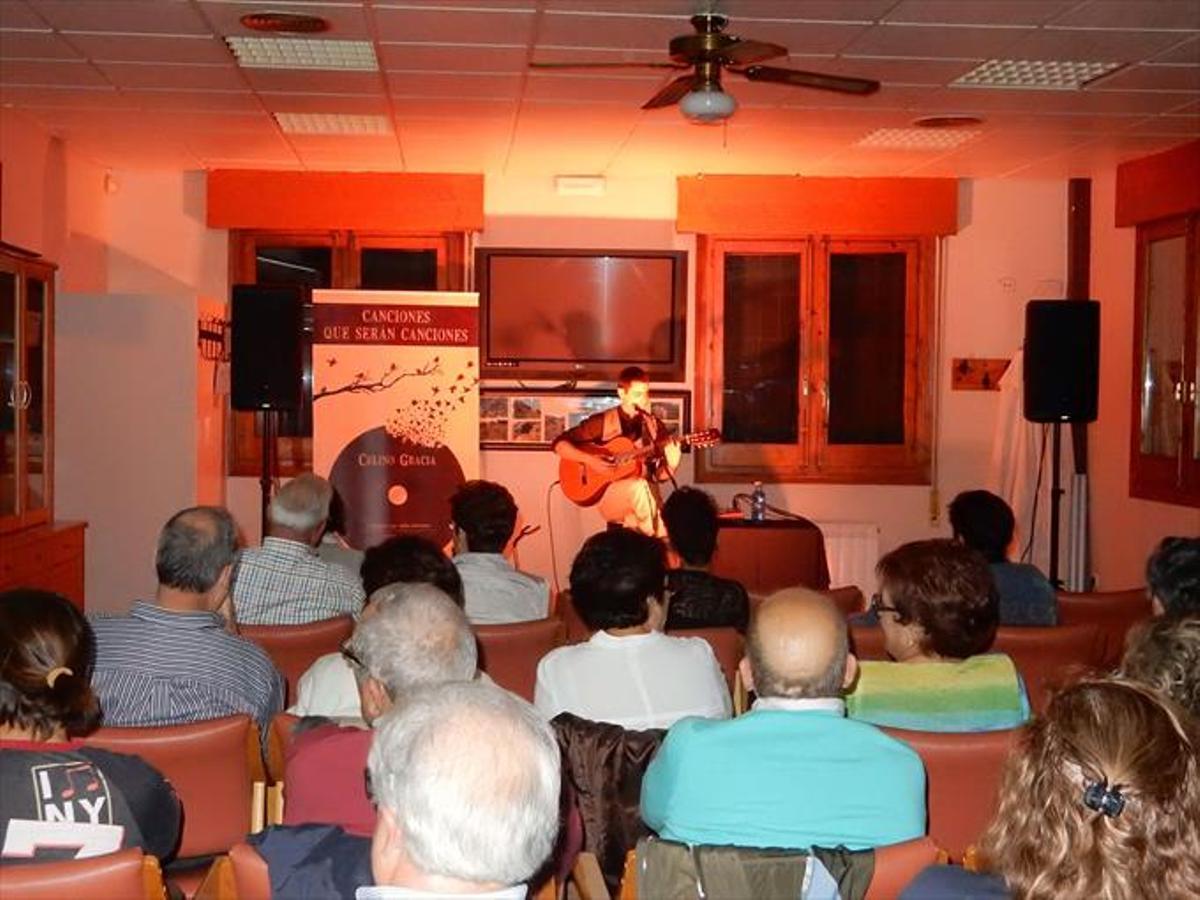 Celino Gracia presenta su primer disco