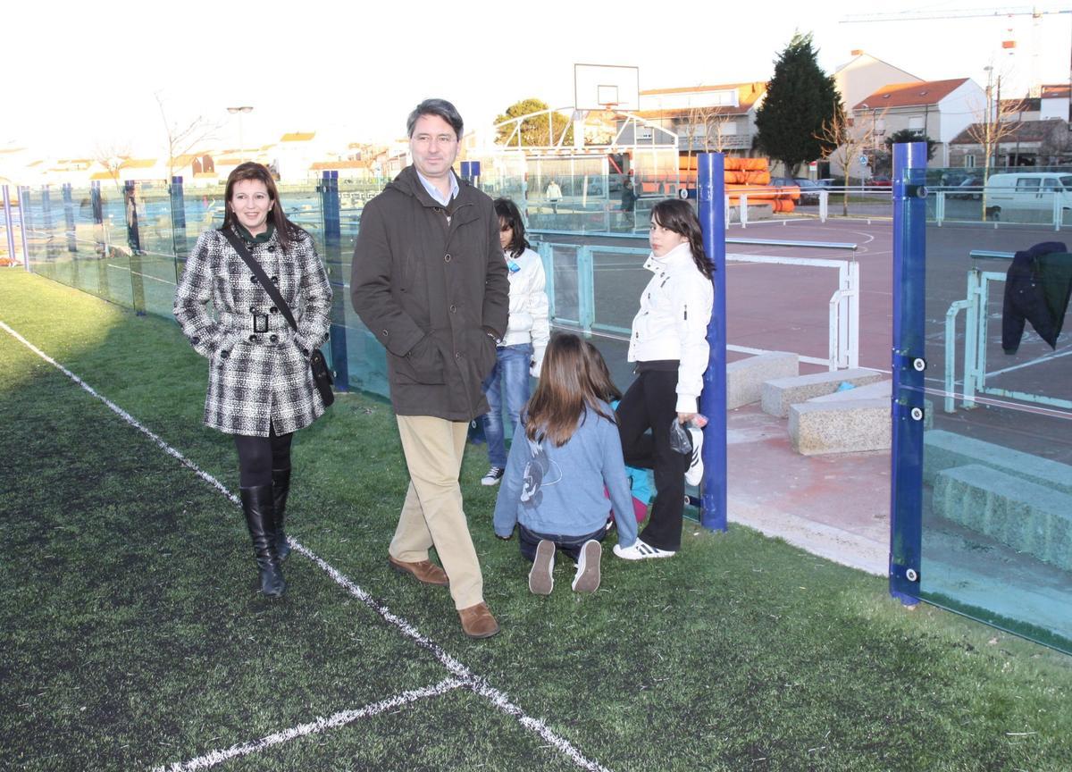 Una de las apariciones públicas de Noemi Outeda en su etapa como concejala y diputada provincial. Una de las apariciones públicas de Noemi Outeda en su etapa como concejala y diputada provincial.