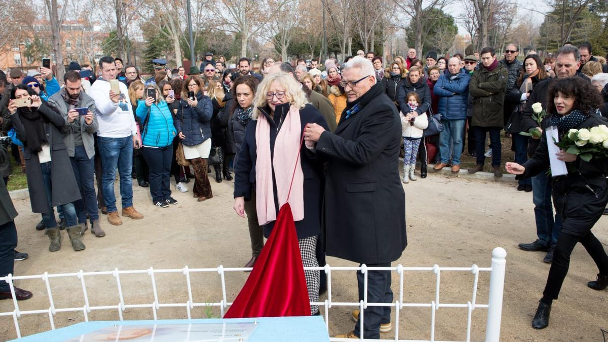 El 19 de enero de 2019 se inauguró el monolito en un sentido homenaje a Sandra Palo.