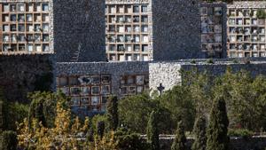 Los Mossos investigan la profanación de más de 160 tumbas en Montjuïc para robar joyas