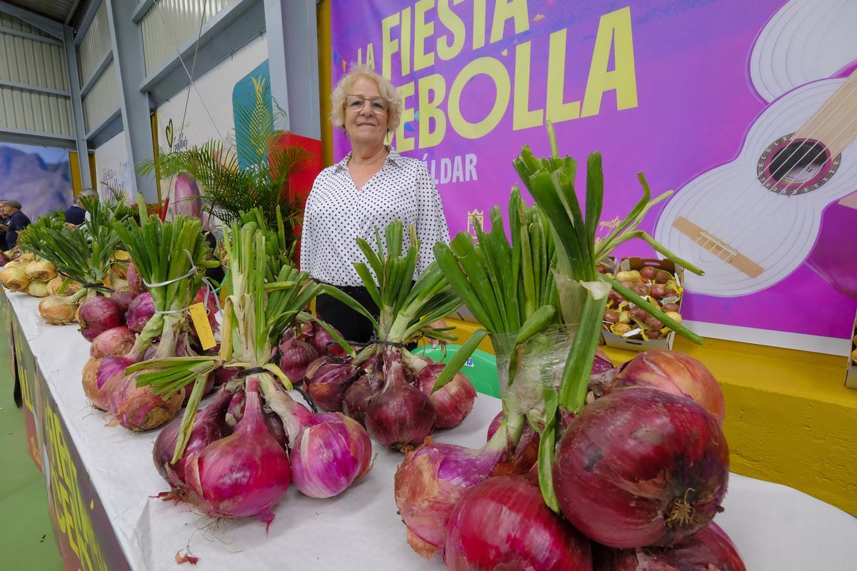 Fina Vega Ramos fue elegida 'Cebollera Mayor' en la 27ª Fiesta de la Cebolla de Piso Firme.