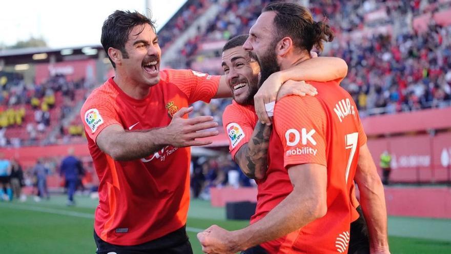 El Mallorca sigue muy vivo tras ganar al Alavés