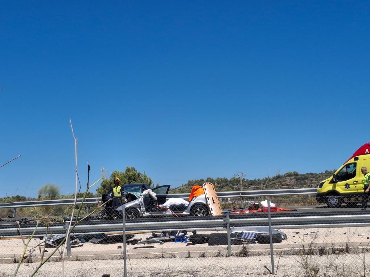 Dos fallecidos y dos heridos graves en un brutal accidente de tráfico en Benissa