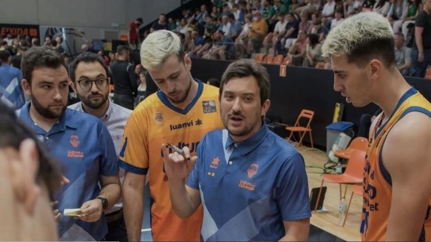 La NBA &#039;ficha&#039; al entrenador del filial del Valencia Basket