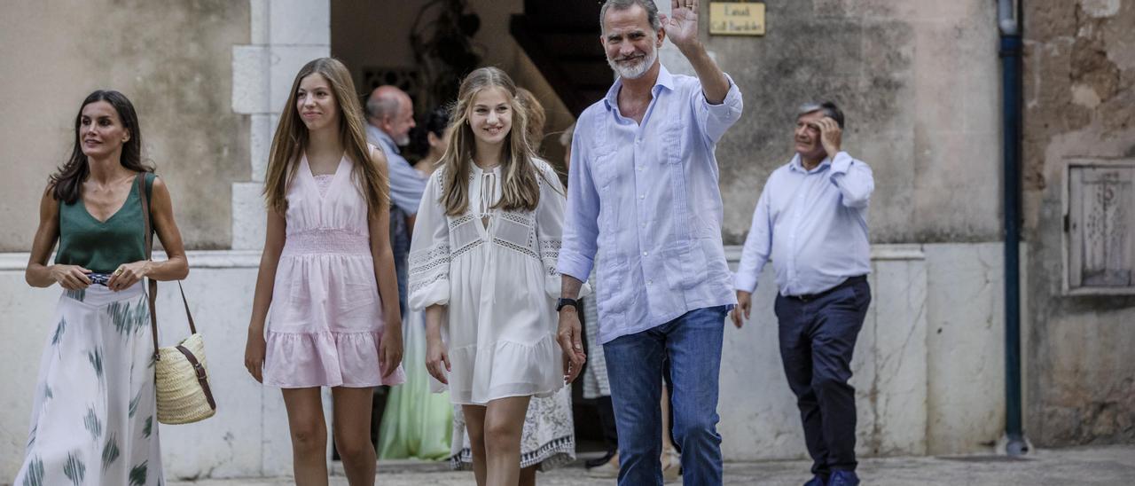 Valldemossa conquista a los reyes y sus hijas en un paseo idílico