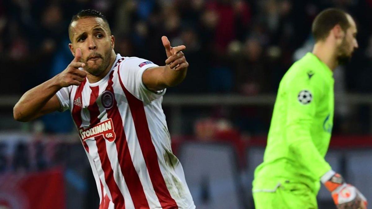 El Arabi firmó el gol de la victoria del Olympiacos sobre el Estrella Roja