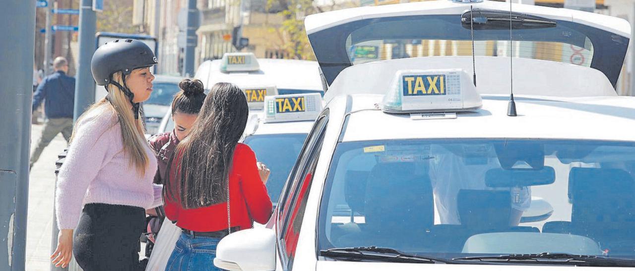 Ibiza tendrá un 50% más de taxis estacionales en mayo y octubre - Diario de  Ibiza