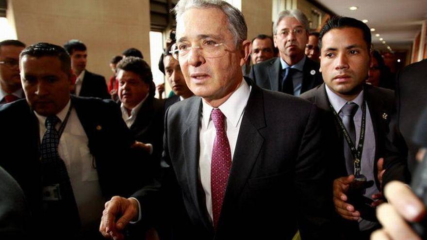 Colombia, dividida por los supuestos nexos de Uribe con los narcos y los paramilitares