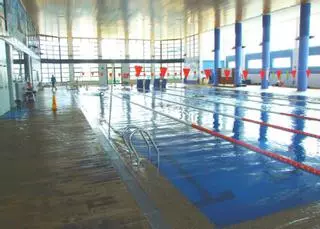 La empresa de la piscina le sale rana a Calp: ni paga a su plantilla ni tiene socorristas