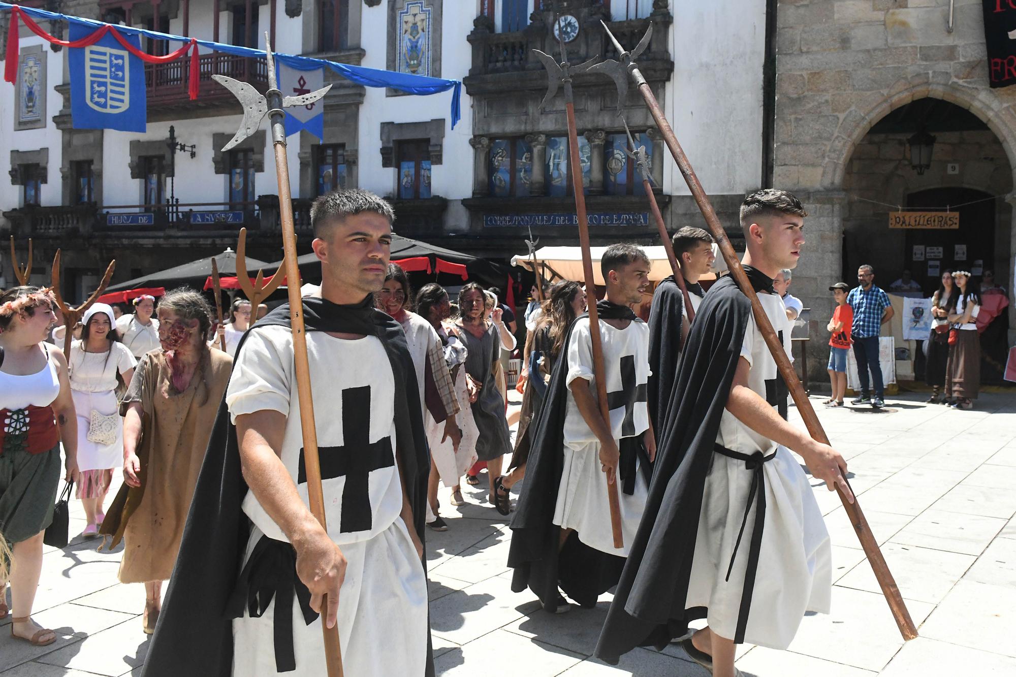 Betanzos cierra su Feira Franca Medieval con la expulsión de los leprosos