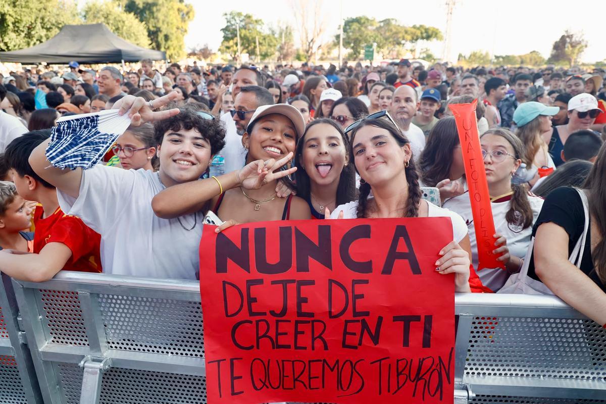 Locura en Foios para recibir a Ferran Torres