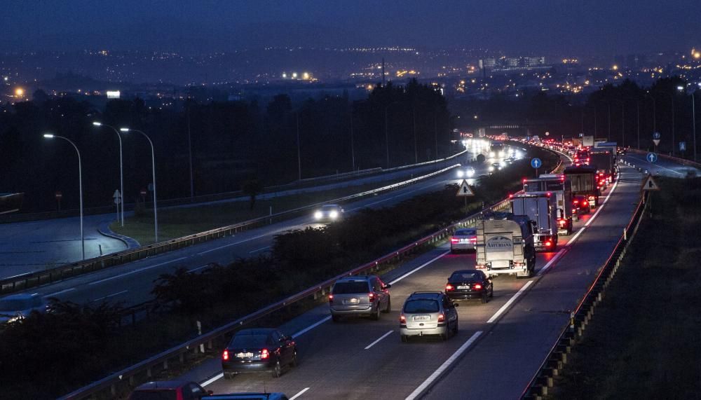 Atasco por un accidente en la autopista "Y"