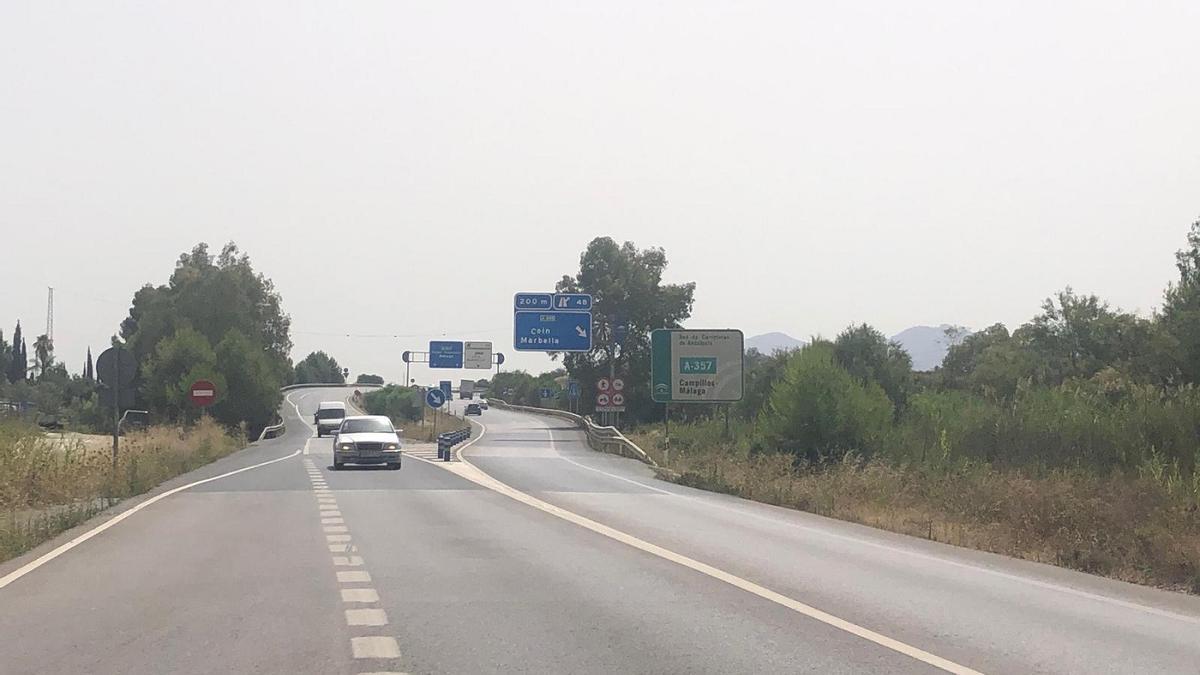 Carretera A-357 de conexión con la autovía a la altura de Casapalma.