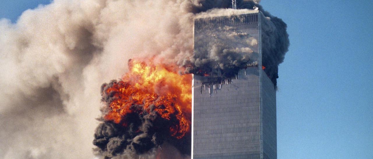 Una imagen del impacto del segundo avión en el World Trade Center