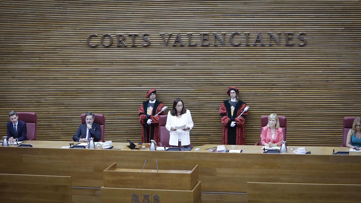 Llanos Massó durante su discurso de investidura como presidenta de las Cortes