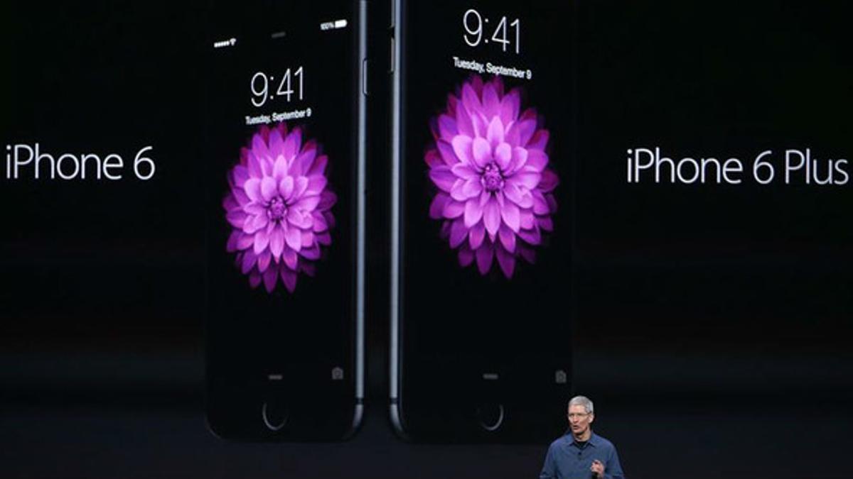 Tim Cook, consejero delegado de Apple, presenta los nuevos iPhone 6