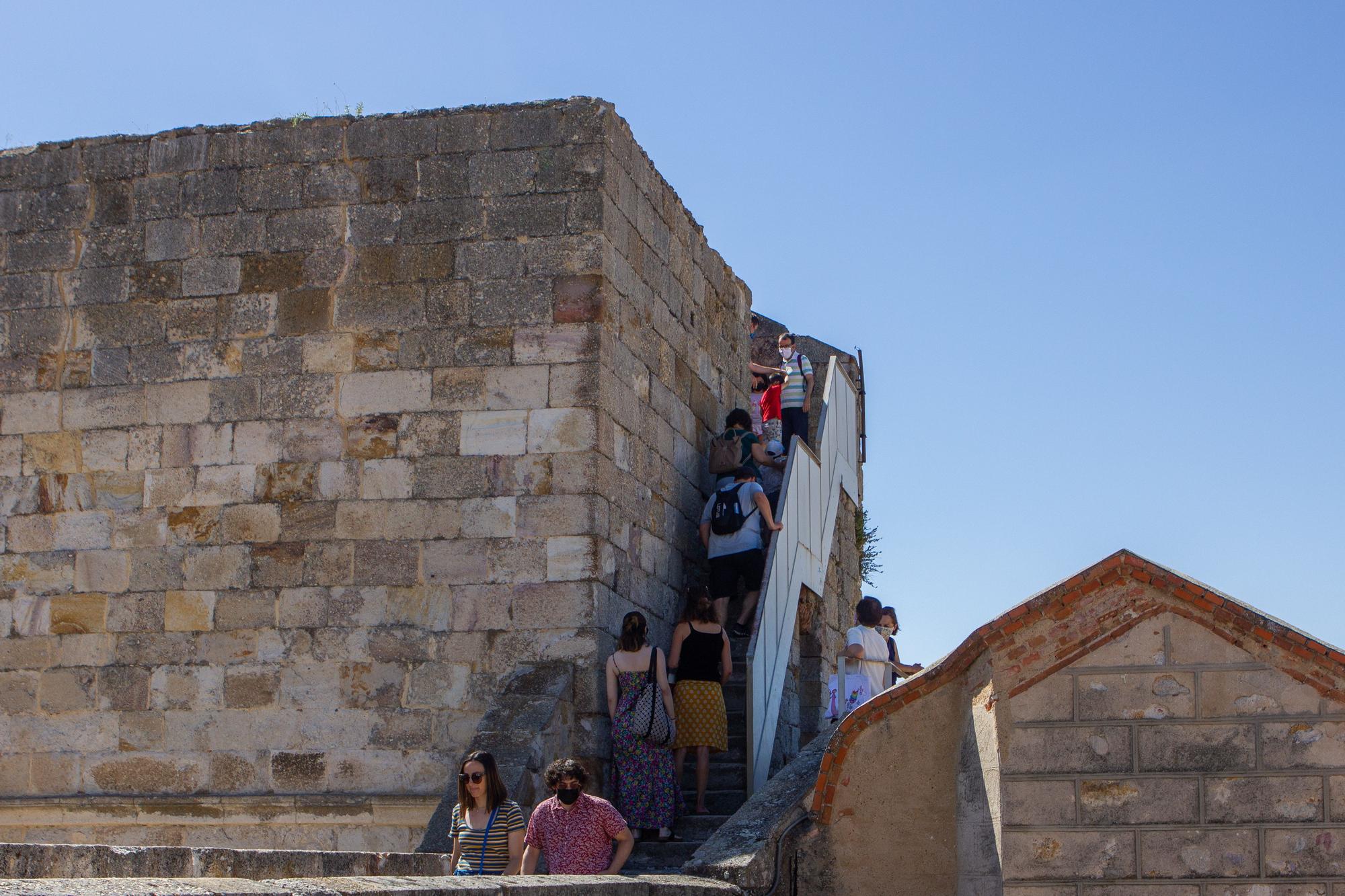 Visitantes en el Castillo