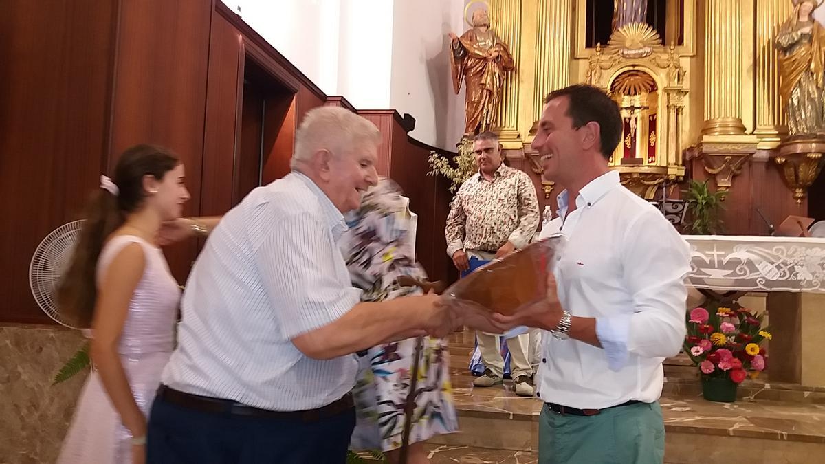 Quien era alcalde de Santanyí, Llorenç Galmés, actual presidente del Consell de Mallorca, lo distinguió en agosto de 2018, junto a los demás comercios de más de 50 años por las fiestas de Sant Roc.