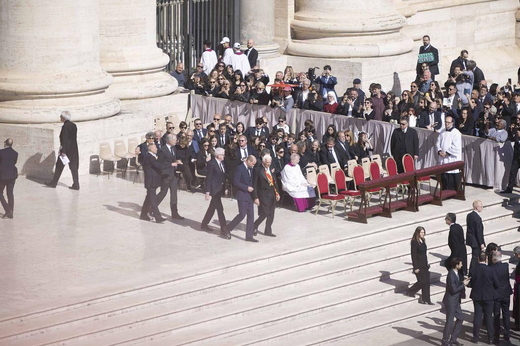 El funeral del papa Francisco en la Plaza de San Pedro del Vaticano, en imágenes