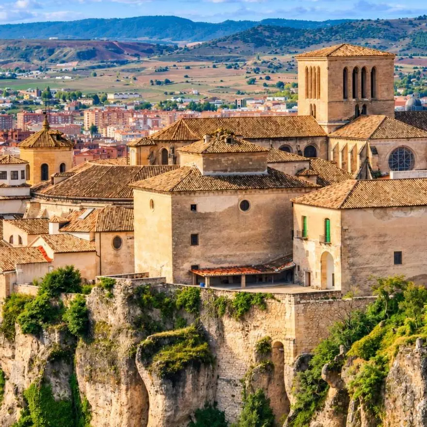 El destino favorito de la clase media española en otoño es un "ciudad colgada" Patrimonio Mundial