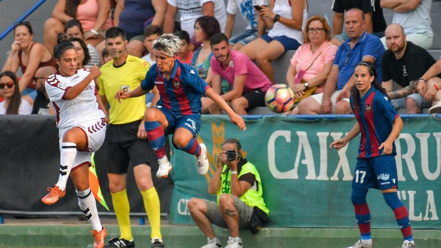 Soni, la batuta del Levante Femenino